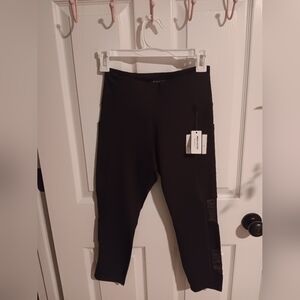 Laundry By Shelli Segal Black Capri  Length Leggings. Small